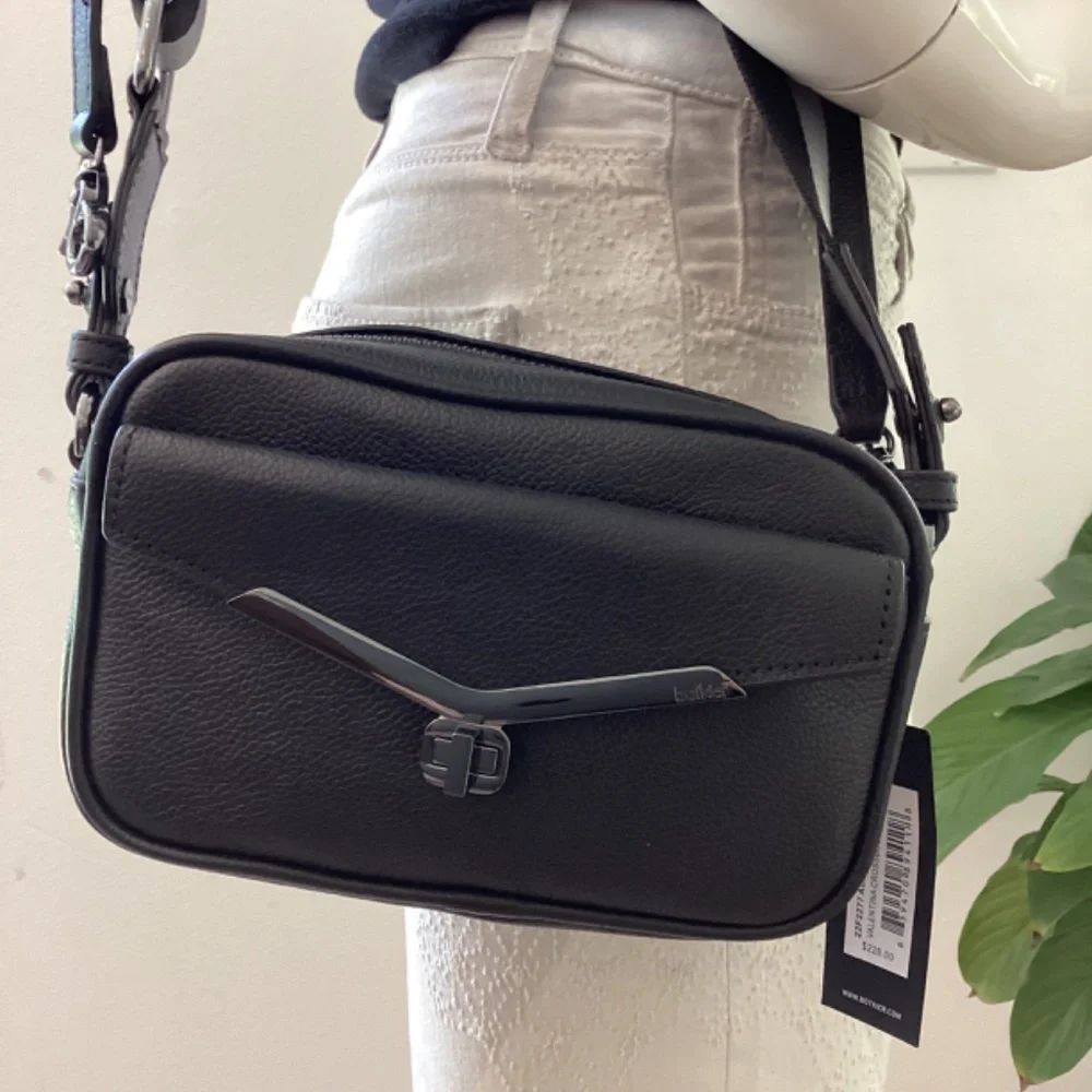 REDUCED $245 Botkier Cobble Hill Camera Crossbody Bag Black Crossgrain Leather